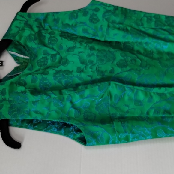 Elegant Floral Embroidered Green Sleeveless Dress Pleated Vibrant Colorful Chic - Picture 3 of 11